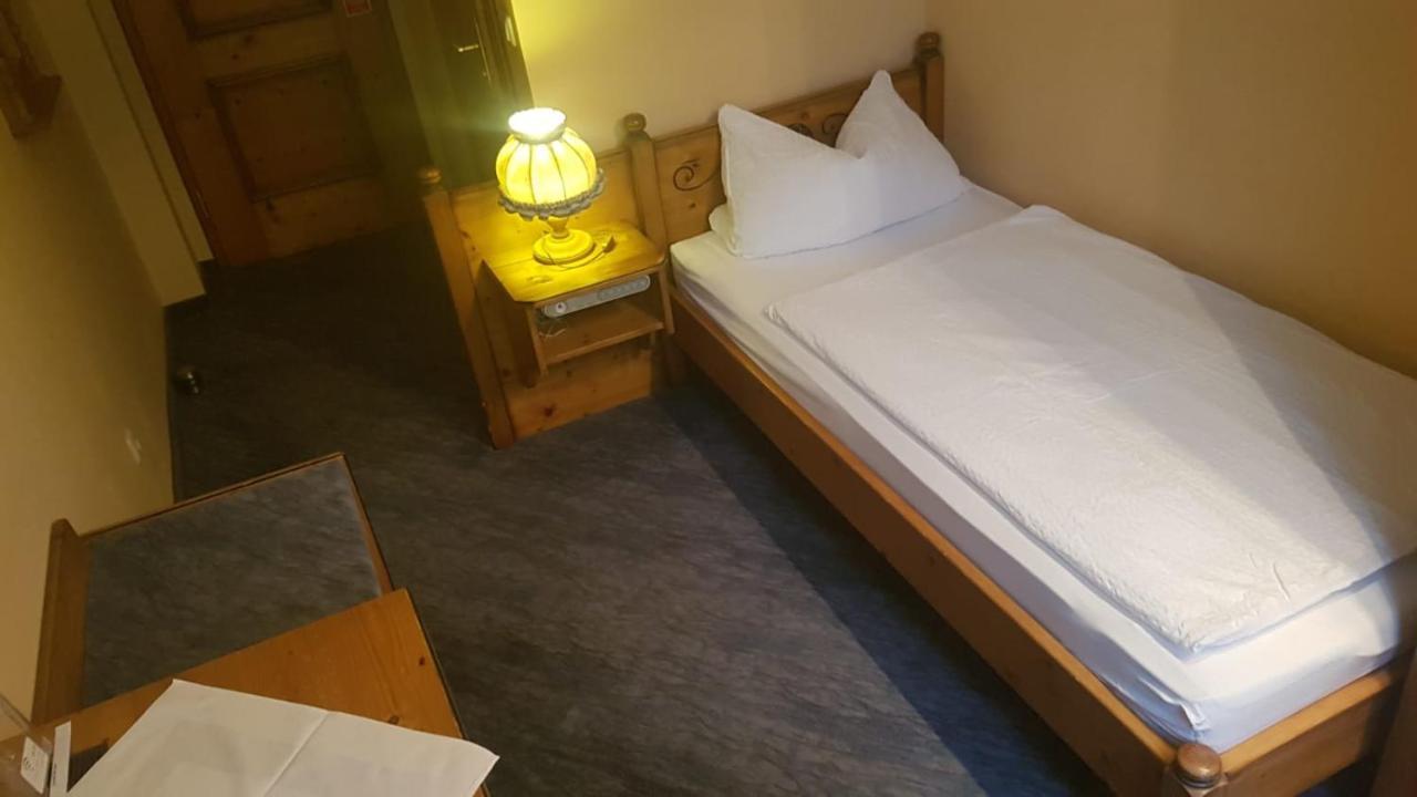 Hotel-Restaurant-Krone บัดบรึคเคนเนา ภายนอก รูปภาพ